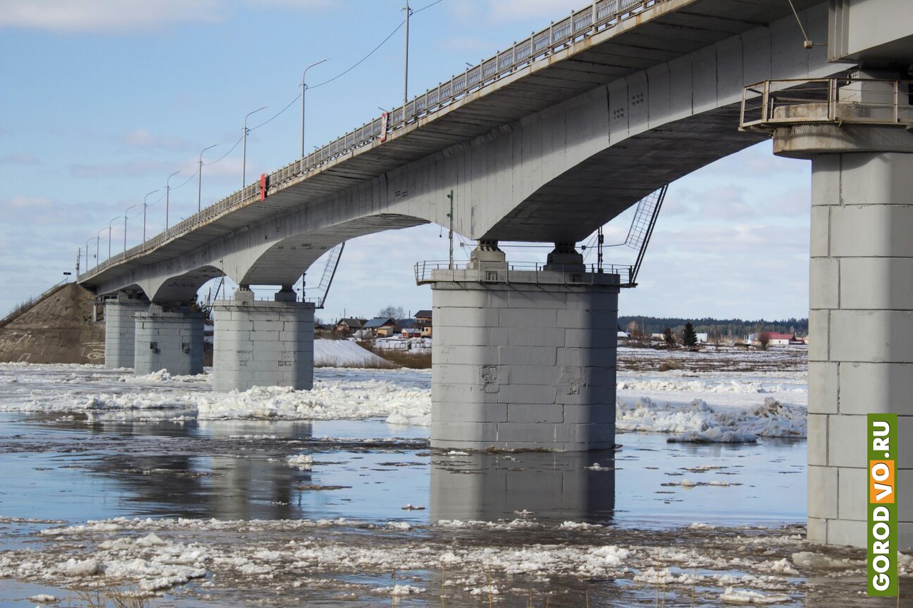 Мост в Устюге через Сухону