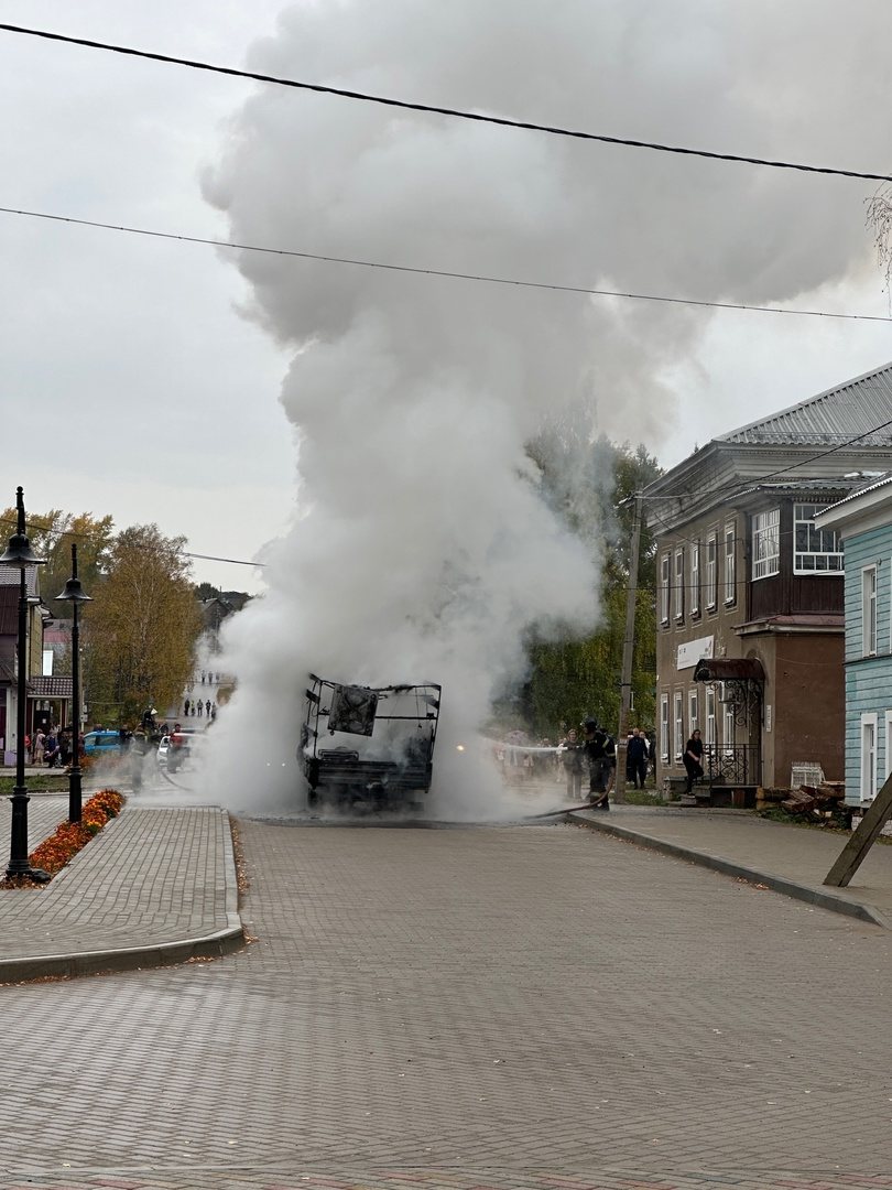 В центре Верховажья загорелась «Газель» 