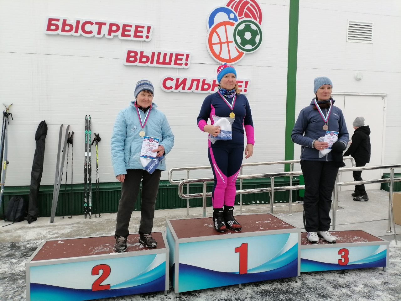 Вологжане продолжают бежать