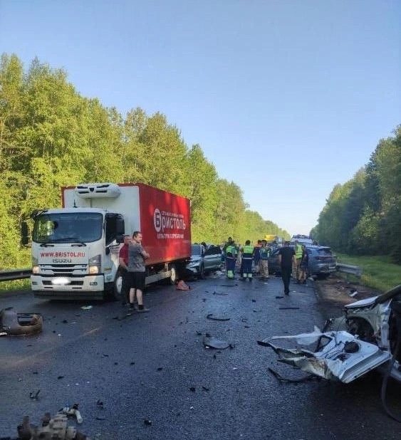 Смертельная авария на юге Вологодской области: столкнулись пять автомобилей