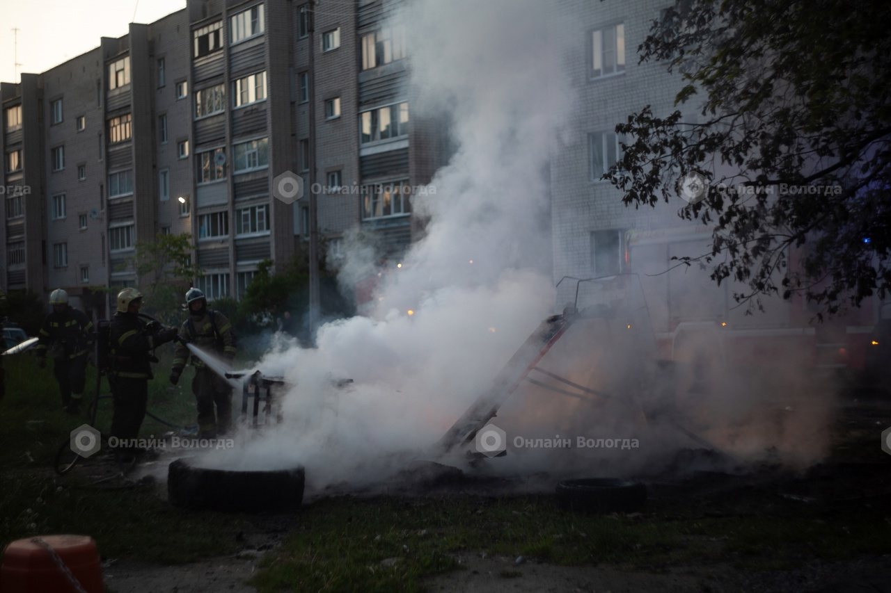 В Вологде неизвестные организовали страшное огненное шоу | 12.06.2023 |  Вологда - БезФормата