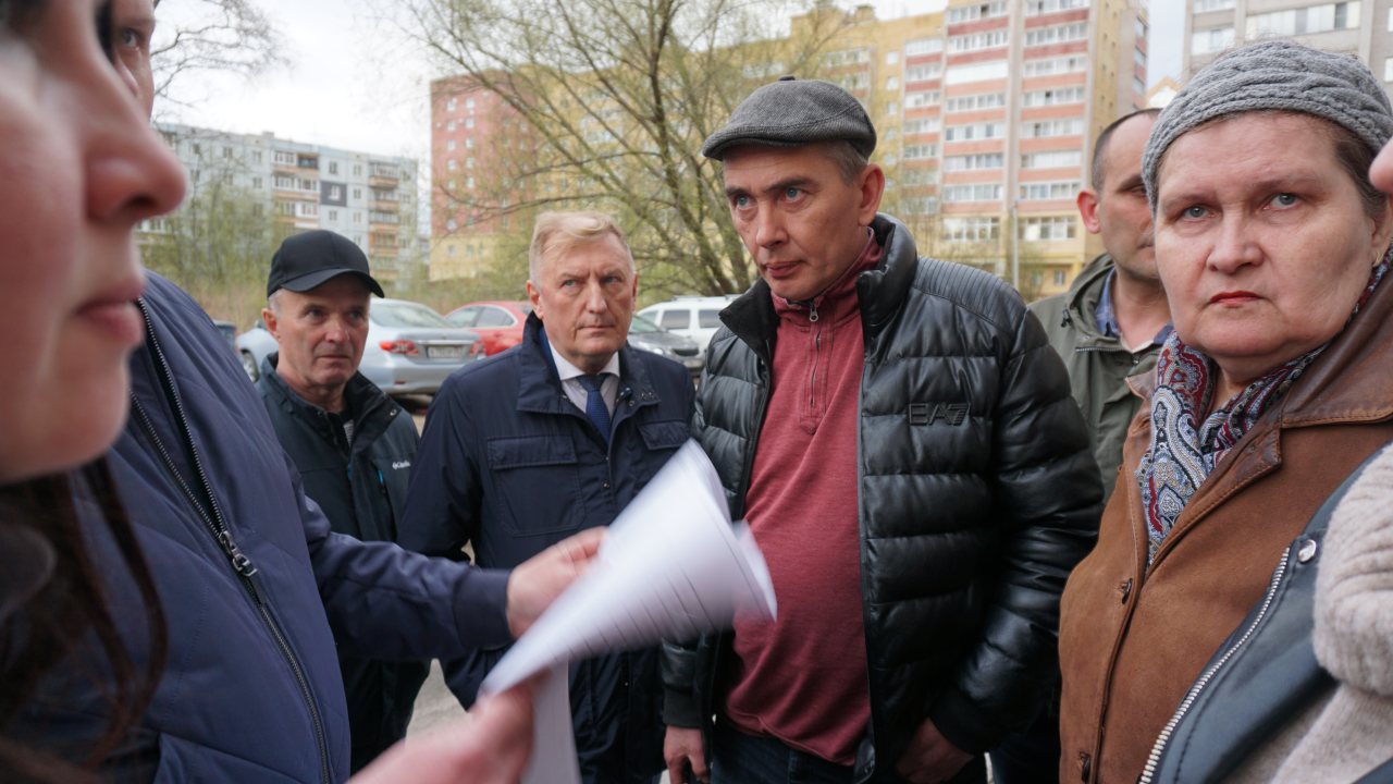 Жители дома № 138 на Ленинградской улице в Вологде обсудили ремонт двора