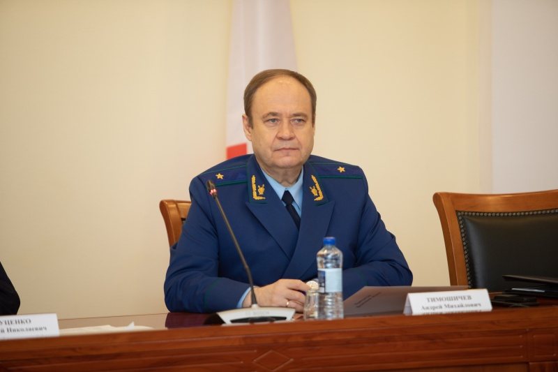 Андрей Луценко и прокурор области взяли на контроль обращения по приведению в порядок дорожного полотна