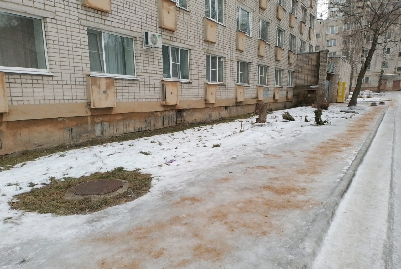 В Вологде идёт борьба с гололёдом 