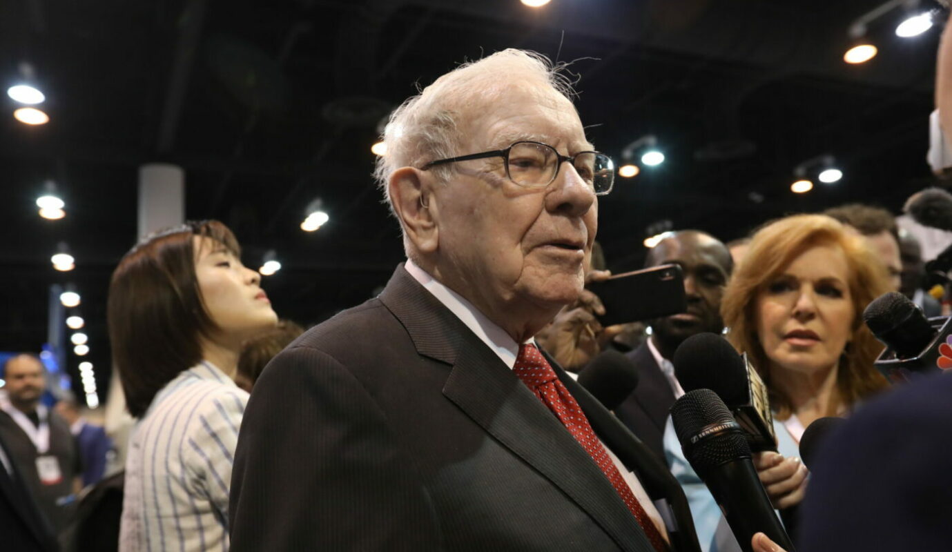 Покупки накануне кризиса. Стали известны три компании, в которые инвестирует Уоррен Баффет