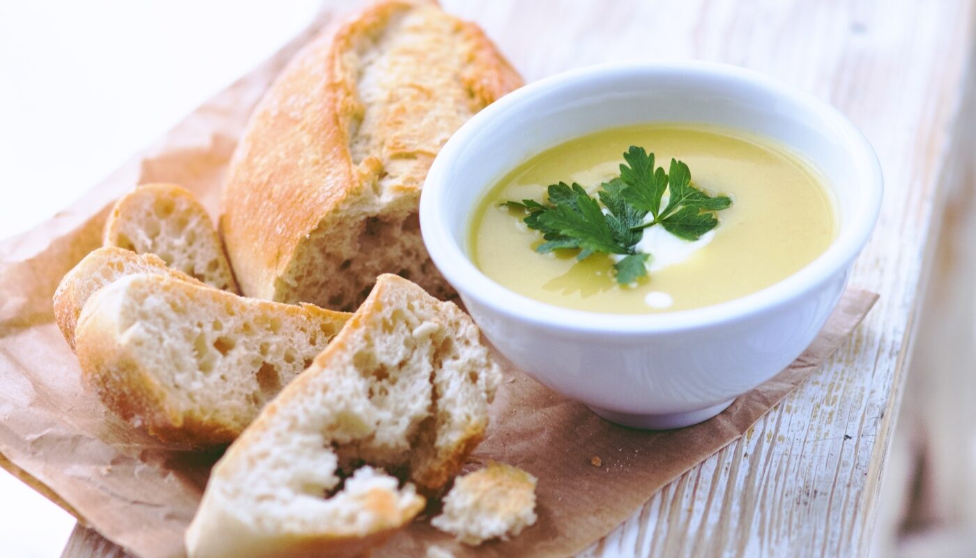 Тот самый «Французский луковый суп», который заказывали на завтрак художники Монмартра