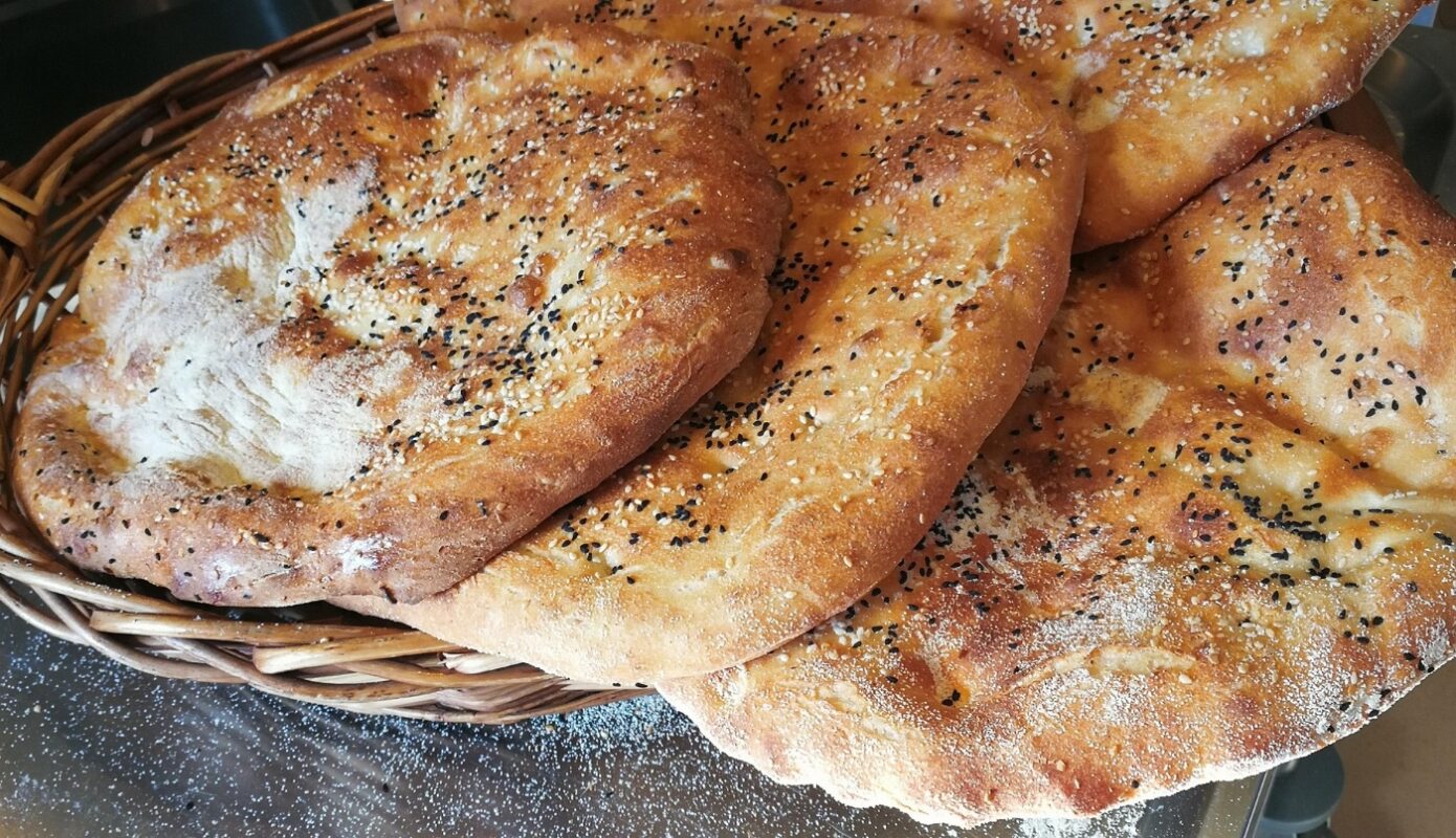 Еда лаваш из тандыра