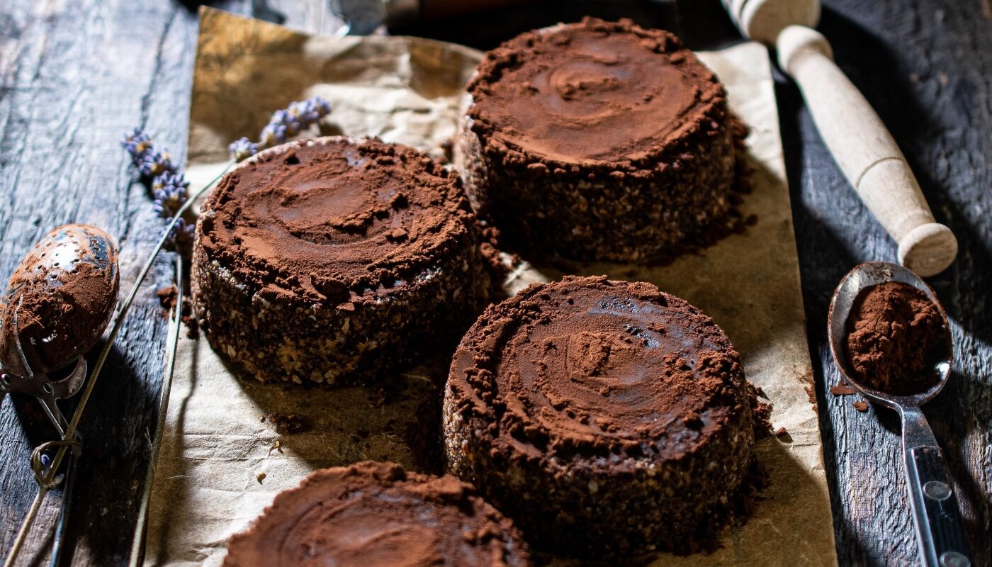 Без муки и яиц: шоколадный торт «3 стакана», как из ресторана