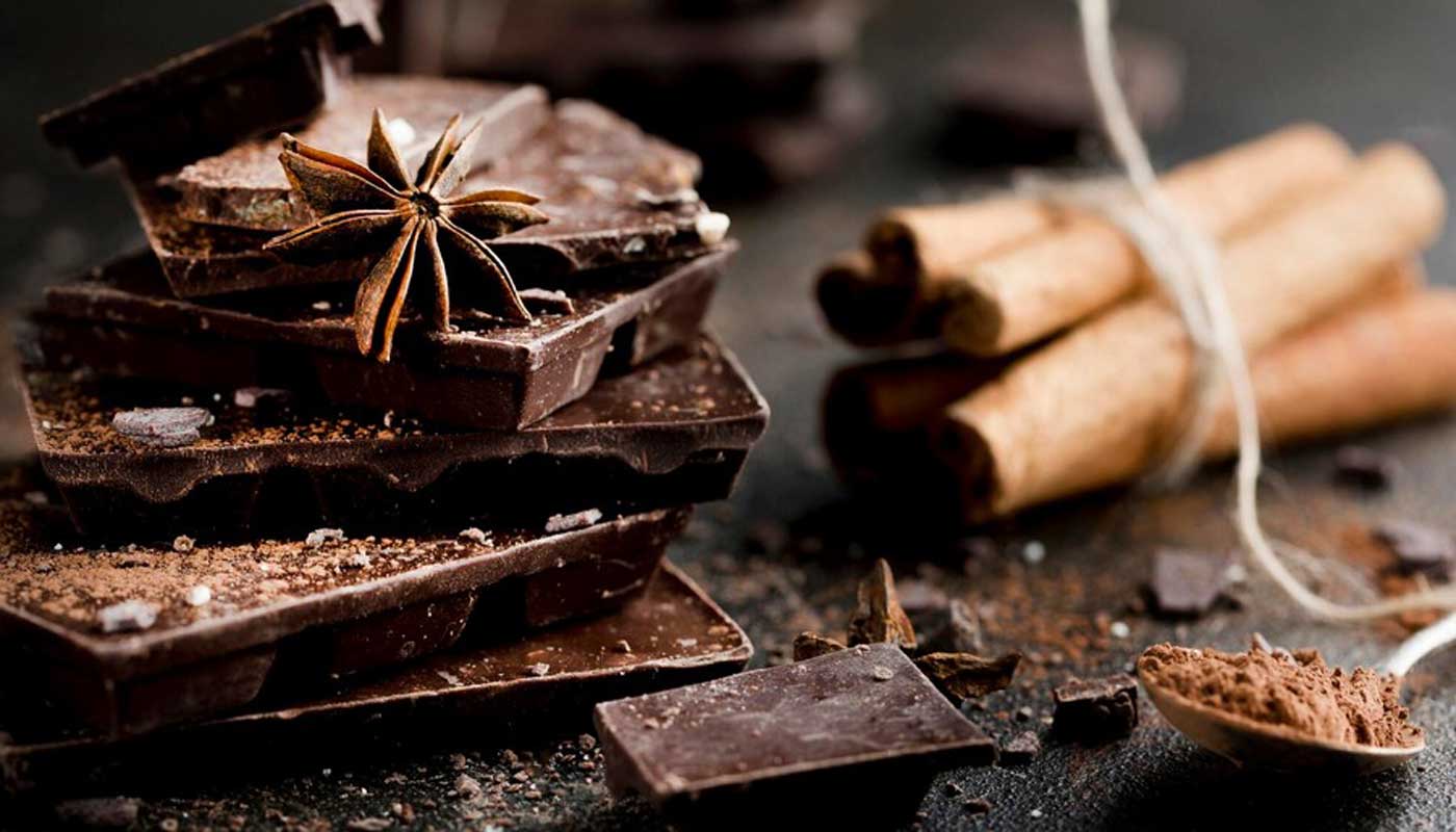 Просто и быстро: шоколадная помадка с крошкой из соленой карамели