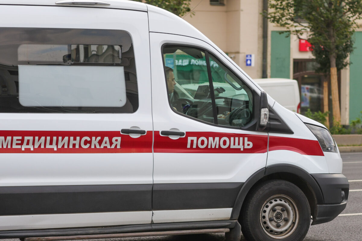 Сотрудник предприятия в Череповце упал с девятиметровой высоты