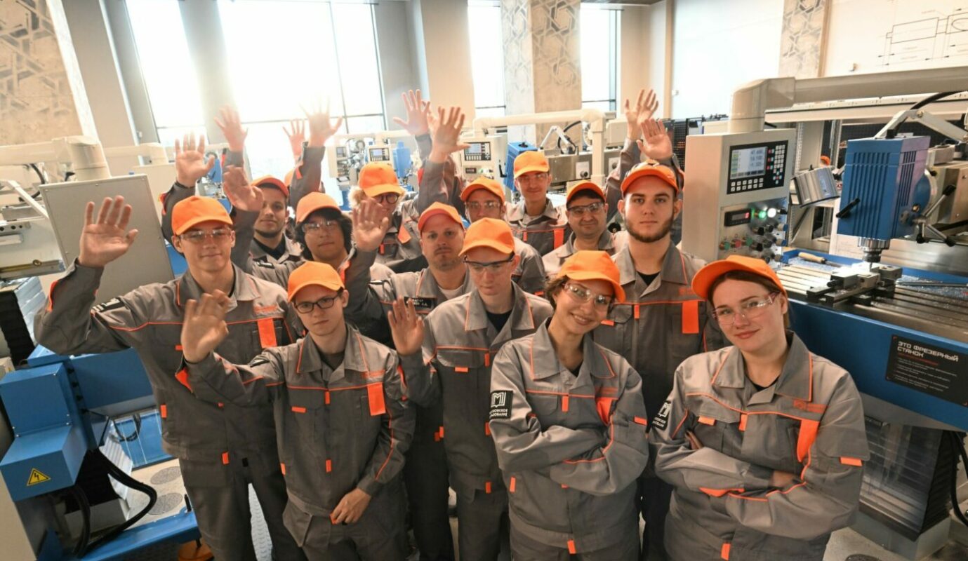 Российских школьников, не сдавших ОГЭ, отправят учиться на рабочие специальности