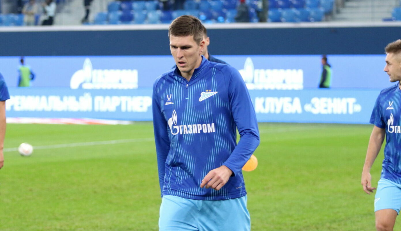 футболист Александр Соболев