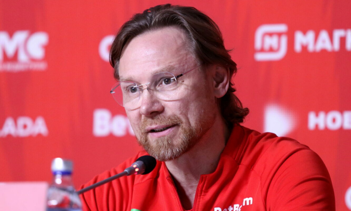 тренер Валерий Карпин