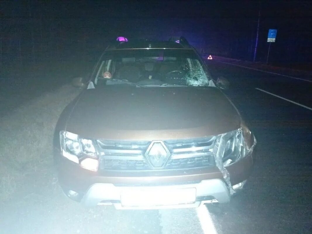 Пешеход попал под колёса двух автомобилей