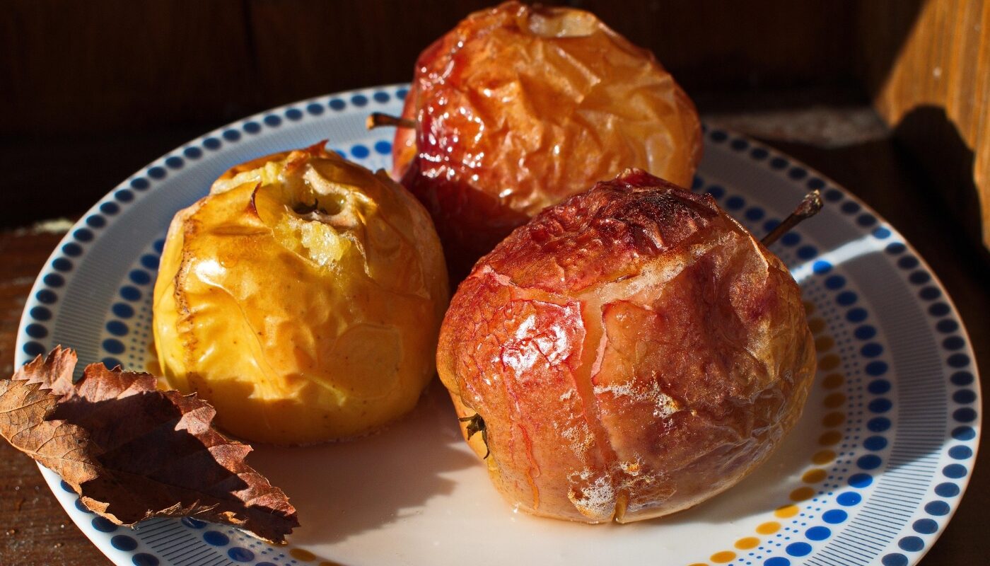 Еда печеные яблоки для здоровья печени