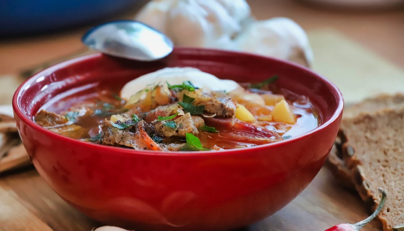 Суп «Солянка», как из ресторана: пикантный, праздничный суп для особых случаев