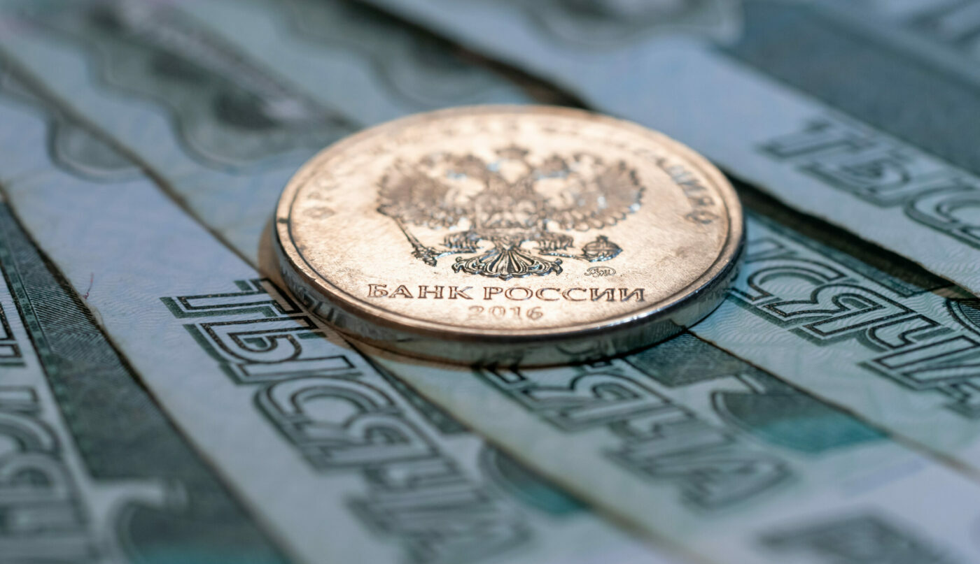 Миф о зависимости от нефти разрушен. Раскрыт секрет аномального укрепления рубля в 2025 году