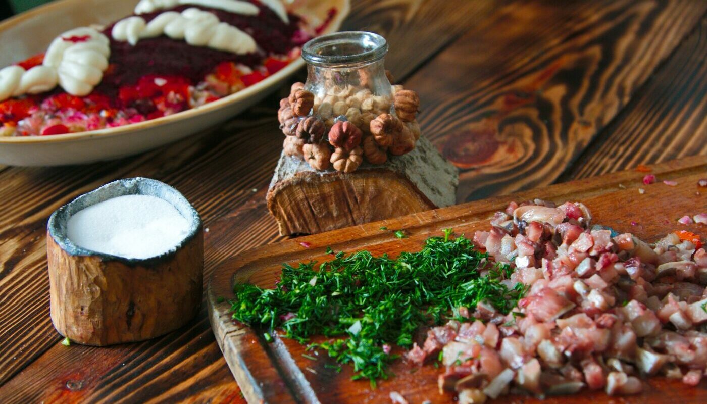 Салат «Селедка под шубой»: только такой порядок слоев создаст гармоничный вкус