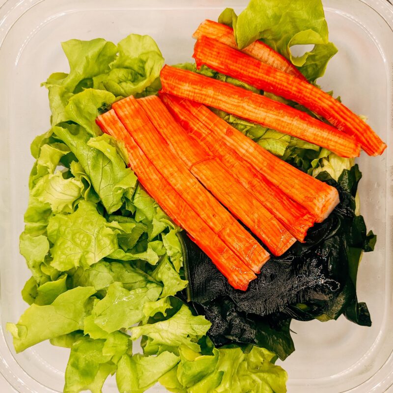 Салат «Дары моря»: необычное сочетание доступных продуктов создает кулинарный шедевр