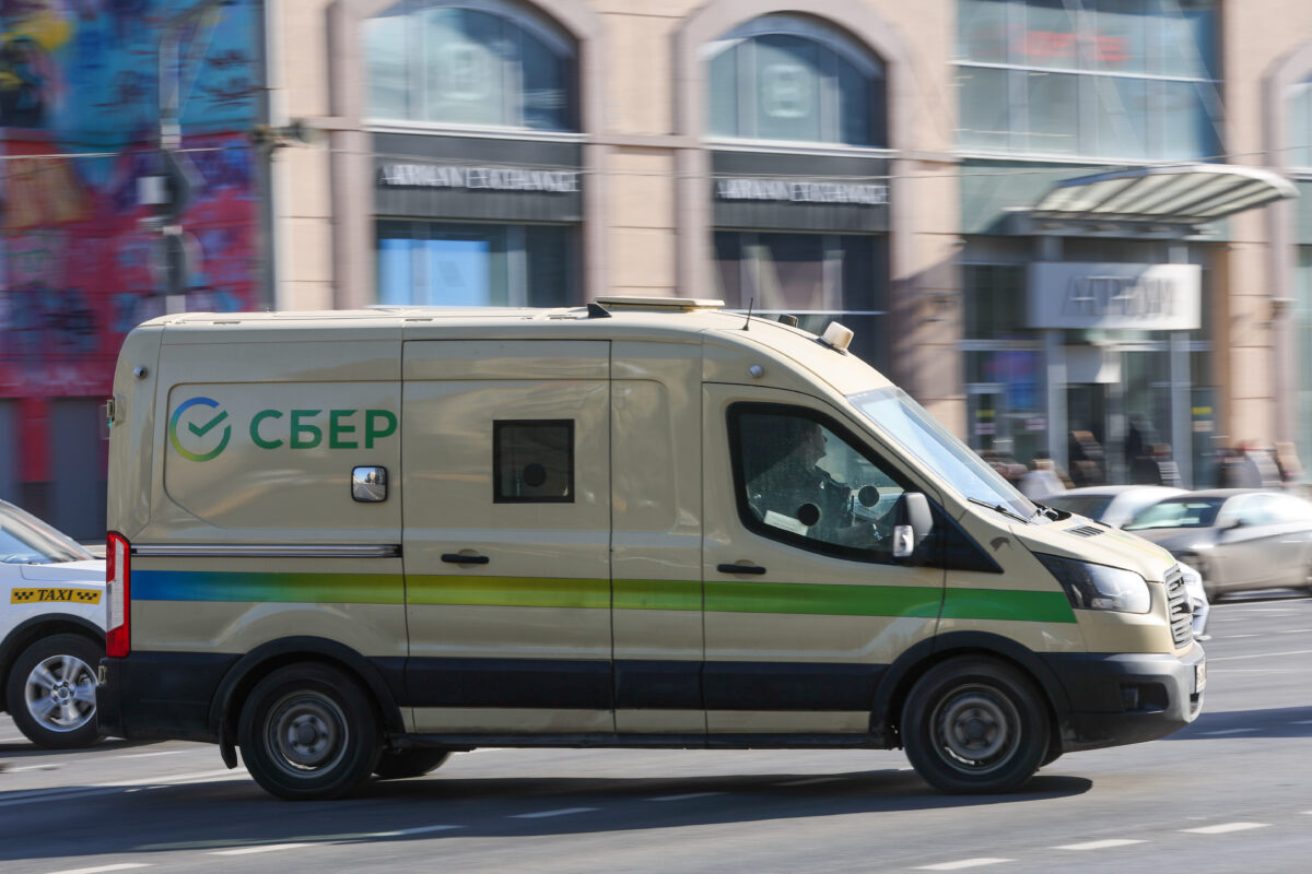 Берет пример с ВТБ? Сбербанк улучшил условия обслуживания для пенсионеров