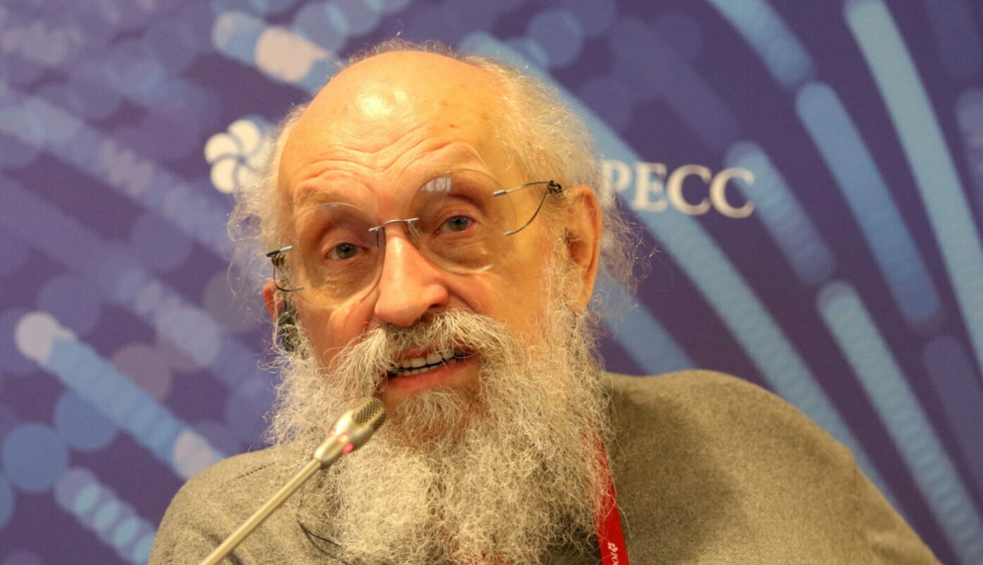 Анатолий Вассерман выступил против отмены занятий в школах из-за морозов