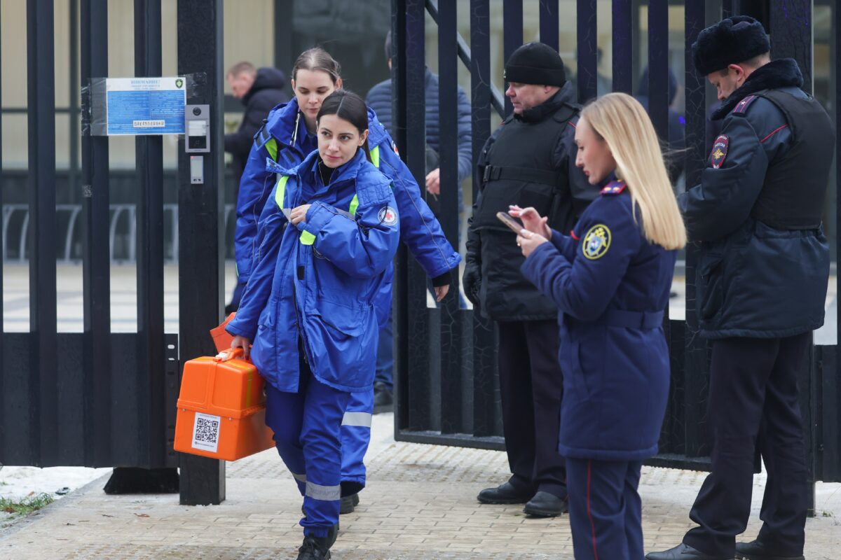 В России предложили приравнять фельдшеров скорой помощи к сотрудникам полиции