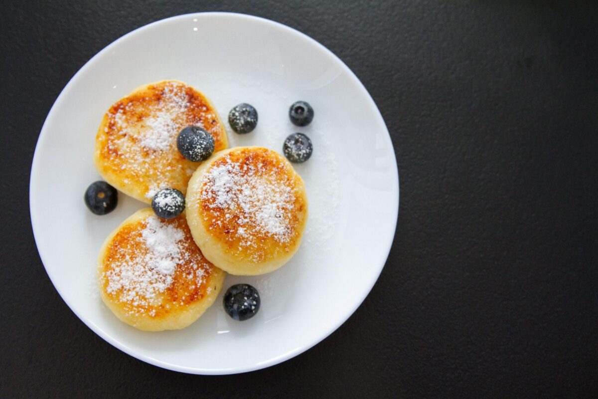 Сырники, как в детстве: секретный ингредиент, который добавляли в блюдо советские хозяйки