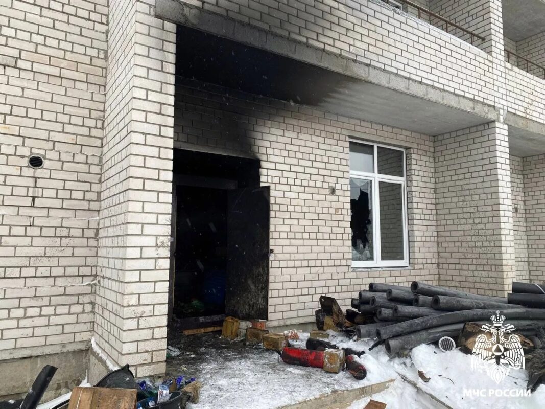 На стройке в Вологде произошел пожар
