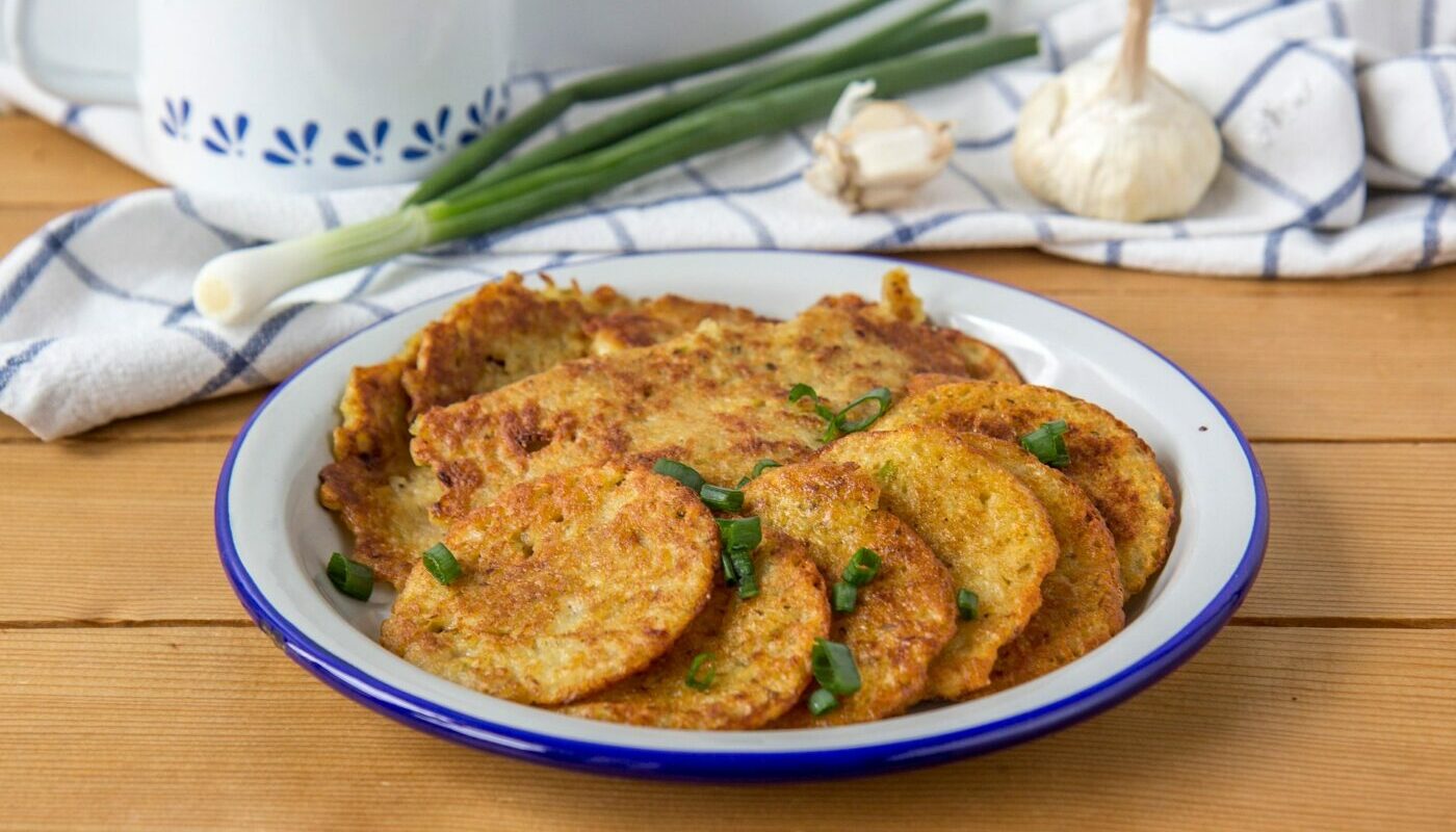 Сырные оладьи для Широкой Масленицы: заменят приевшиеся блины