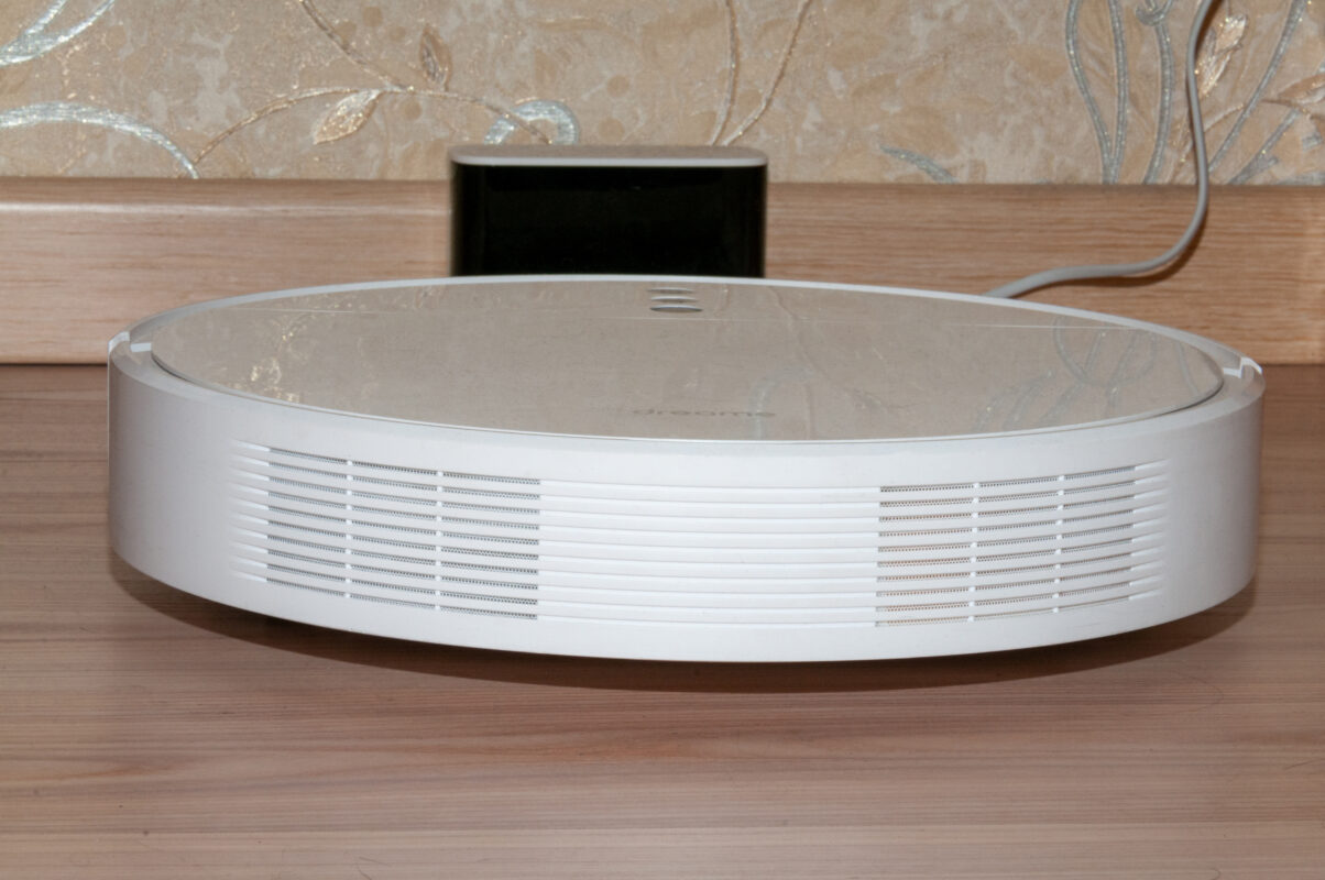 Россиян предупредили о взломе хакерами умных пылесосов и доступе к личным данным