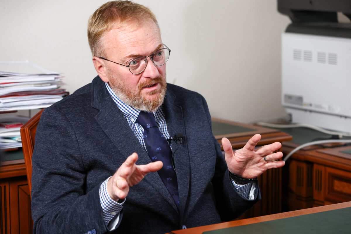 Виталий Милонов настаивает на обязательном ежегодном осмотре всех российских школьников психиатром