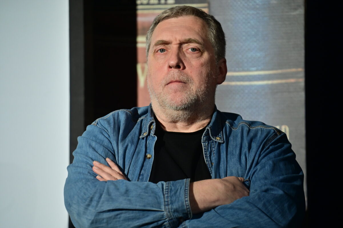 «Я в недоумении, когда называют фамилию Безрукова»: Никита Высоцкий назвал своих кандидатов на пост ректора Школы-студии МХАТ