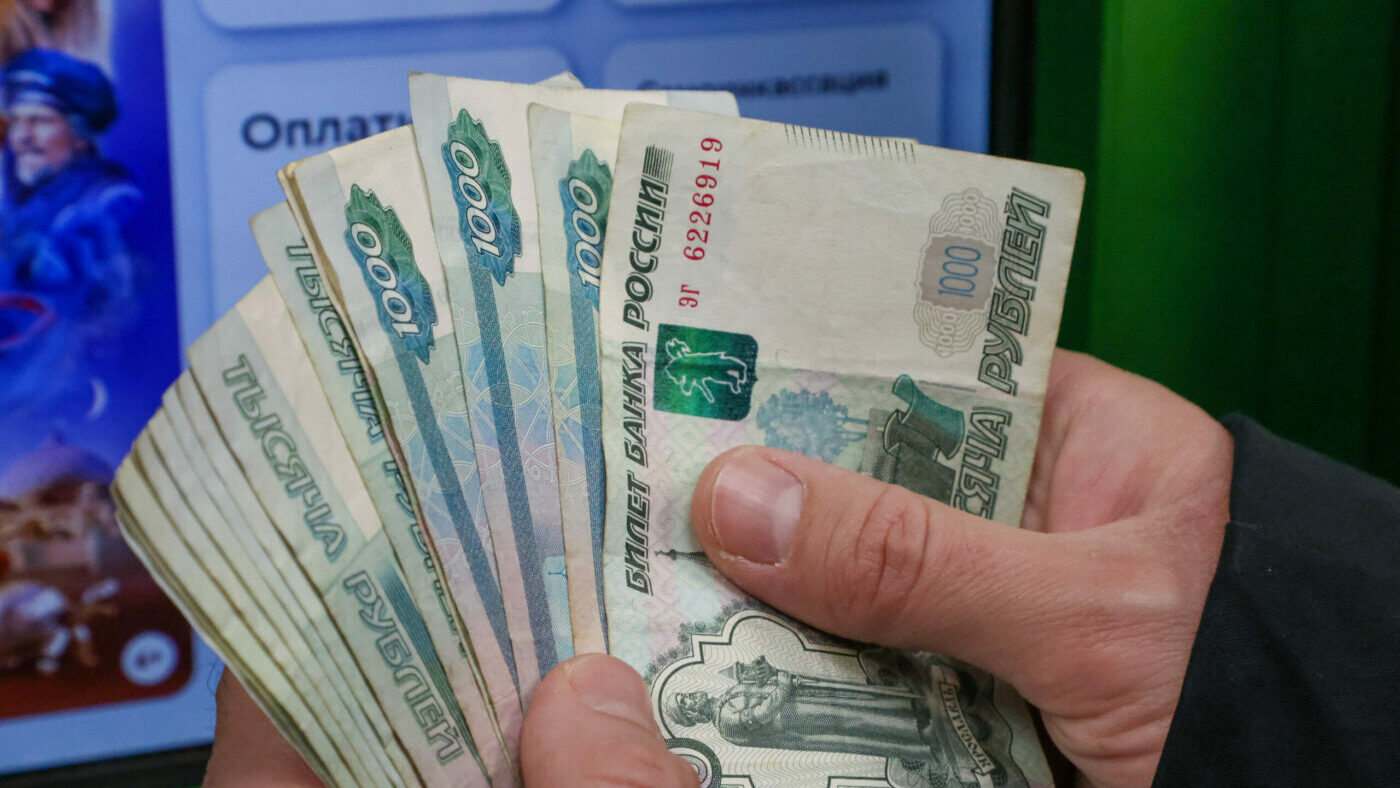 Рост “плохих” долгов формально запустил в России банковский кризис