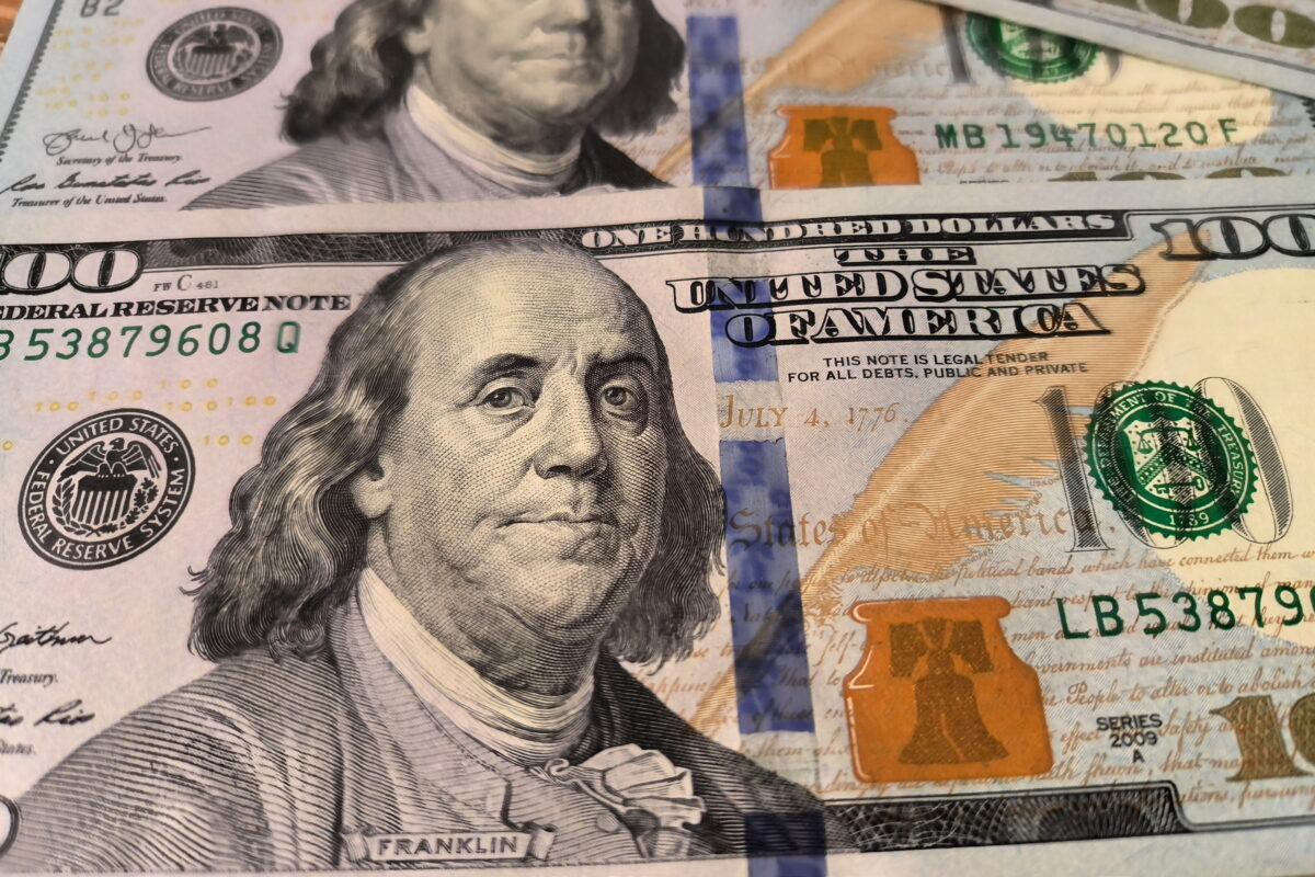 Фальшивомонетчики меняют ориентацию. В России резко выросло количество поддельных долларов