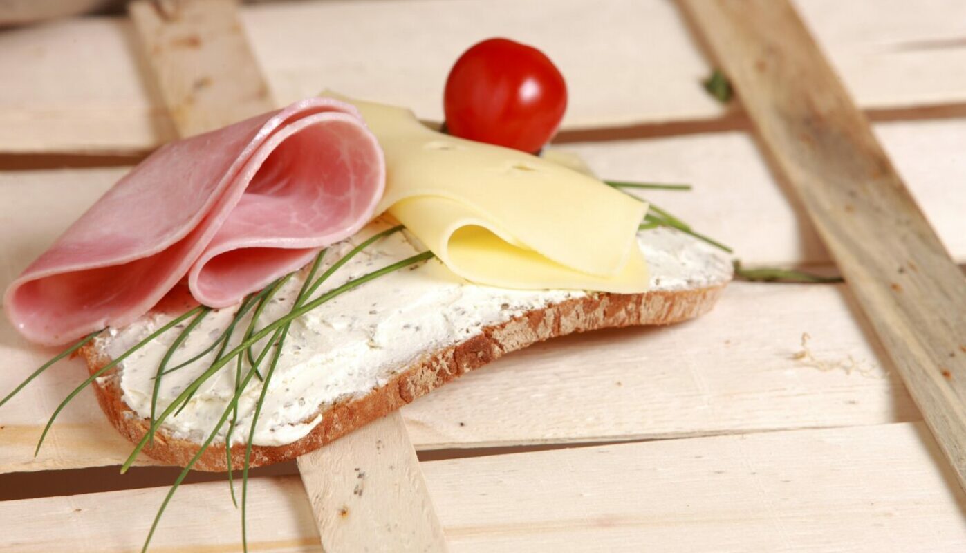 Вкуснее сыра и брынзы: этот паштет для бутербродов станет вашим любимым завтраком