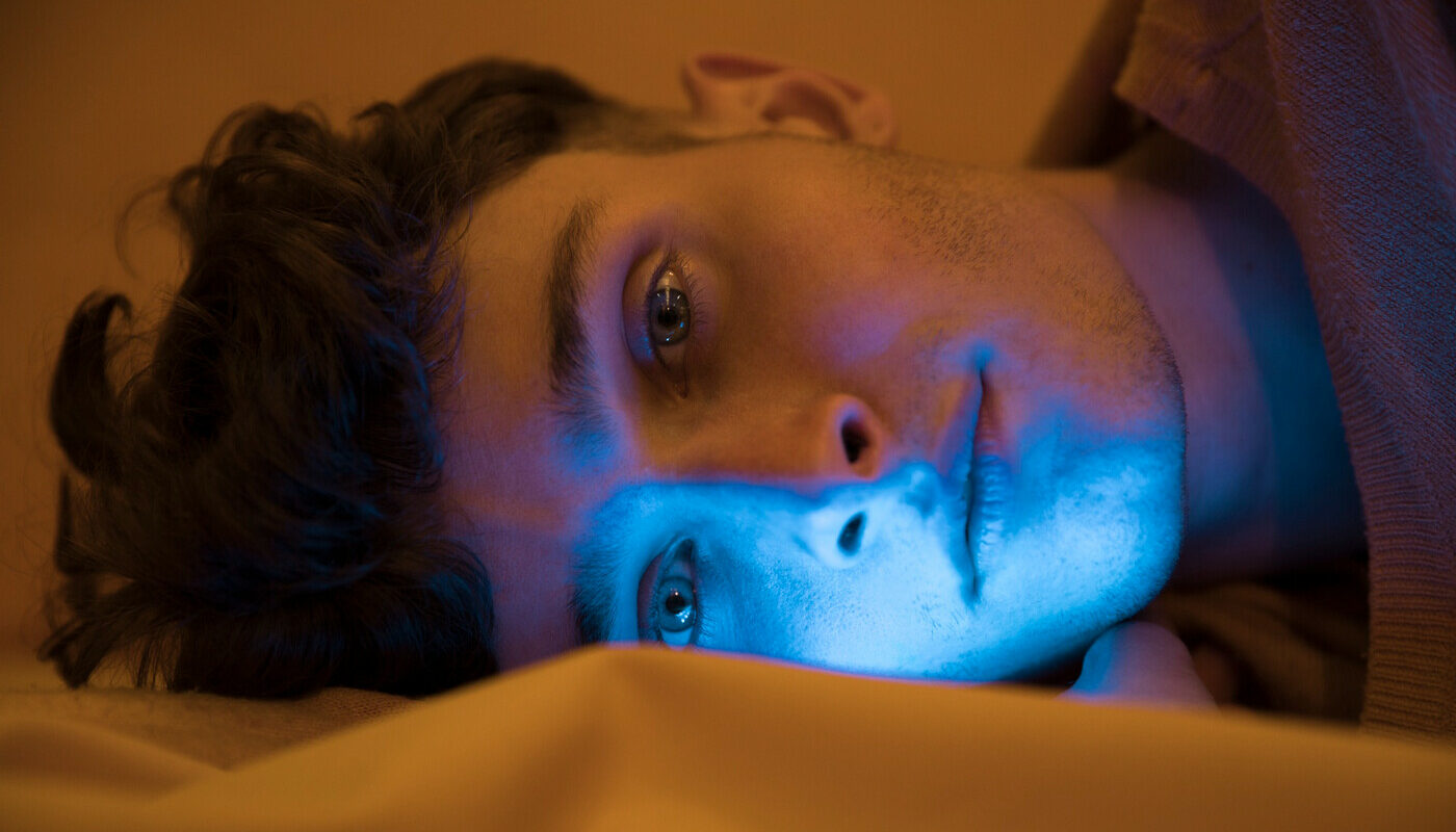 Разгадан «эффект первой ночи»! Найдена причина, почему многие люди не спят в незнакомом месте