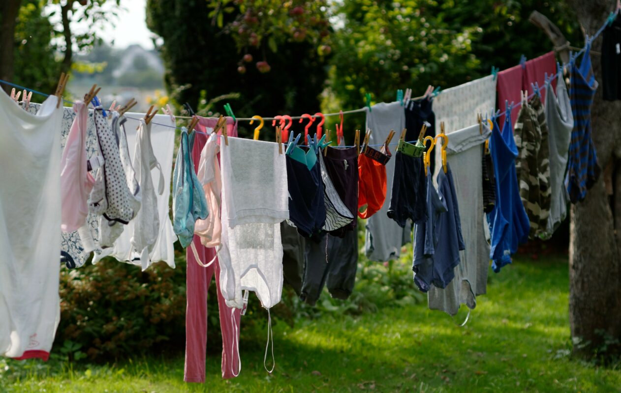 Одежда станет, как новая: эксперты назвали самый лучший день для стирки белья