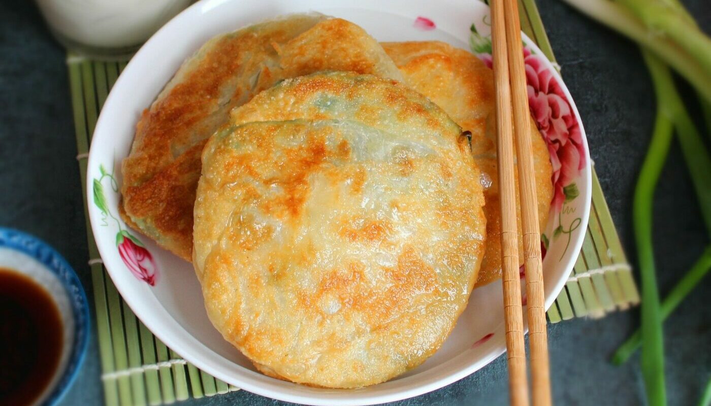 Вместо блинов на Масленицу: яблочные лепешки с восхитительным ароматом, всего за 15 минут