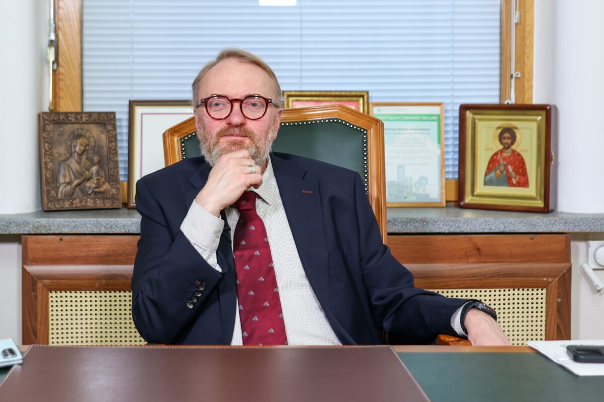 Наступление беременности: Виталий Милонов назвал лучший подарок для женщины на 8 марта