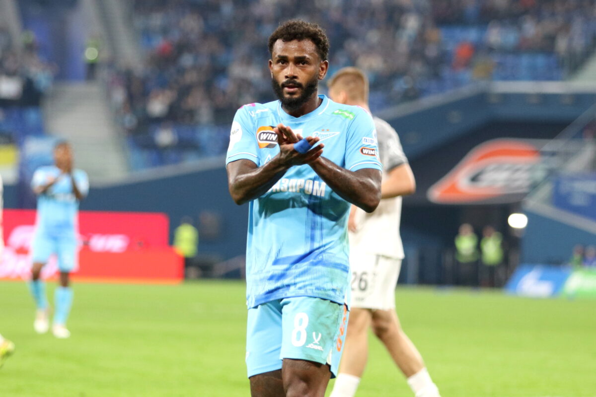 “Зенит” готов расстаться сразу с двумя игроками основного состава