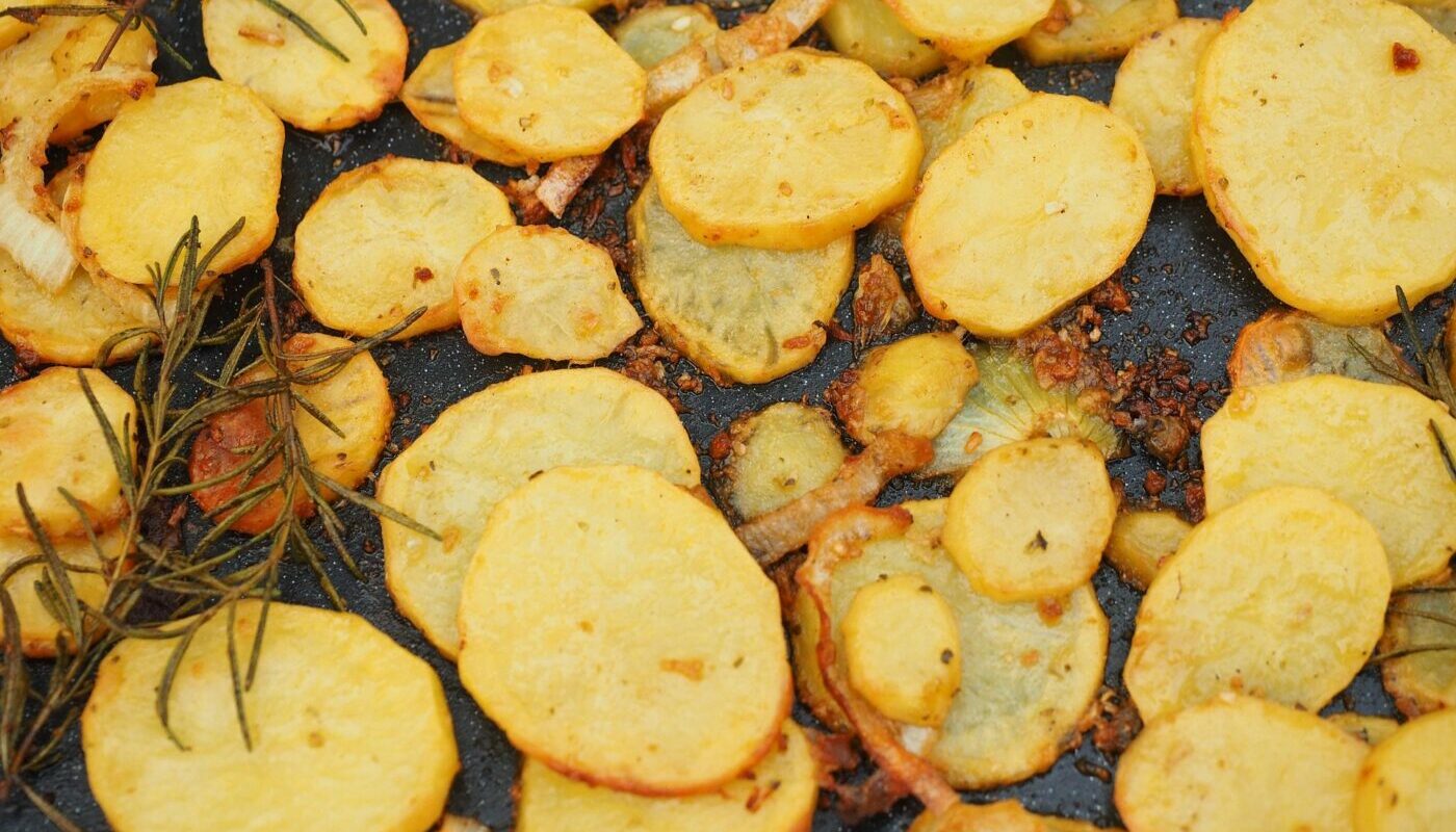 Картофельные тарталетки с начинкой из лосося: ресторанная закуска для вашего праздника