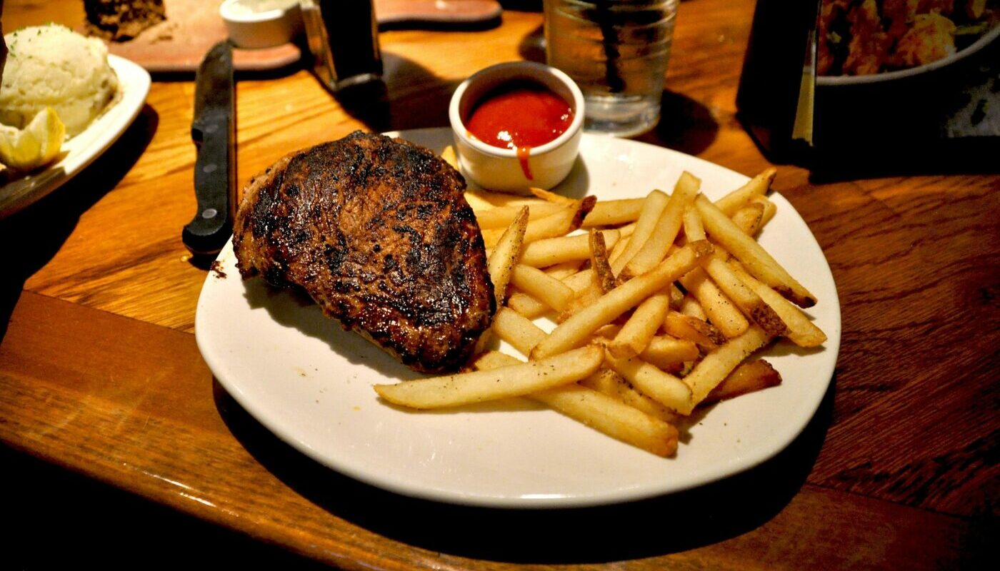 Домашний кетчуп к шашлыкам за 5 минут: быстрый рецепт из томатной пасты