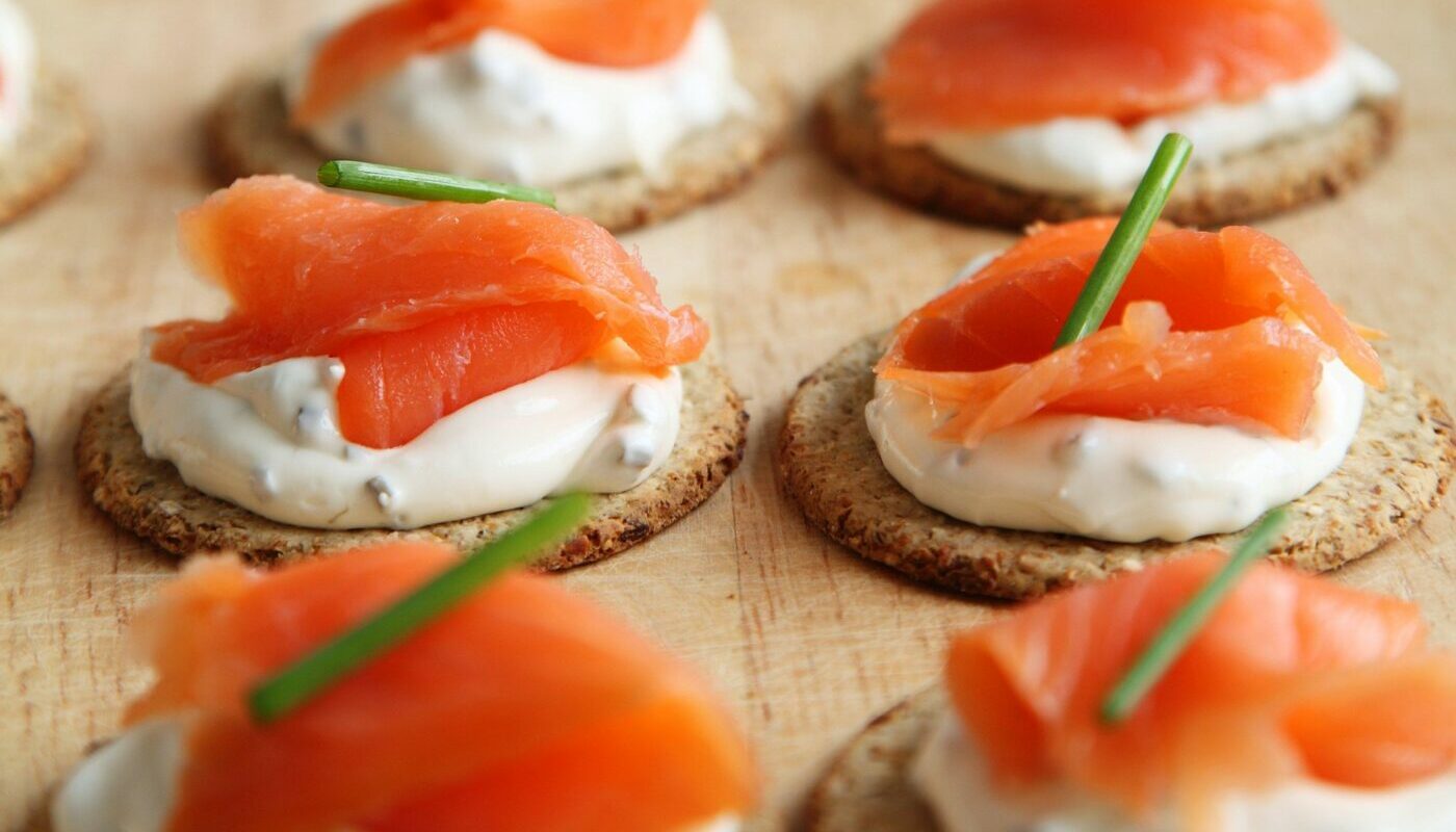 Пикантная паста для бутербродов: подойдет для праздников, будней и ПП-завтрака