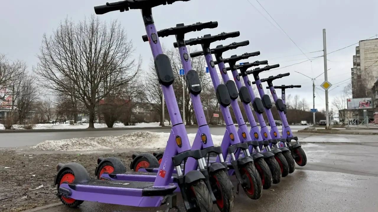 В Череповце выделят места для парковок самокатов