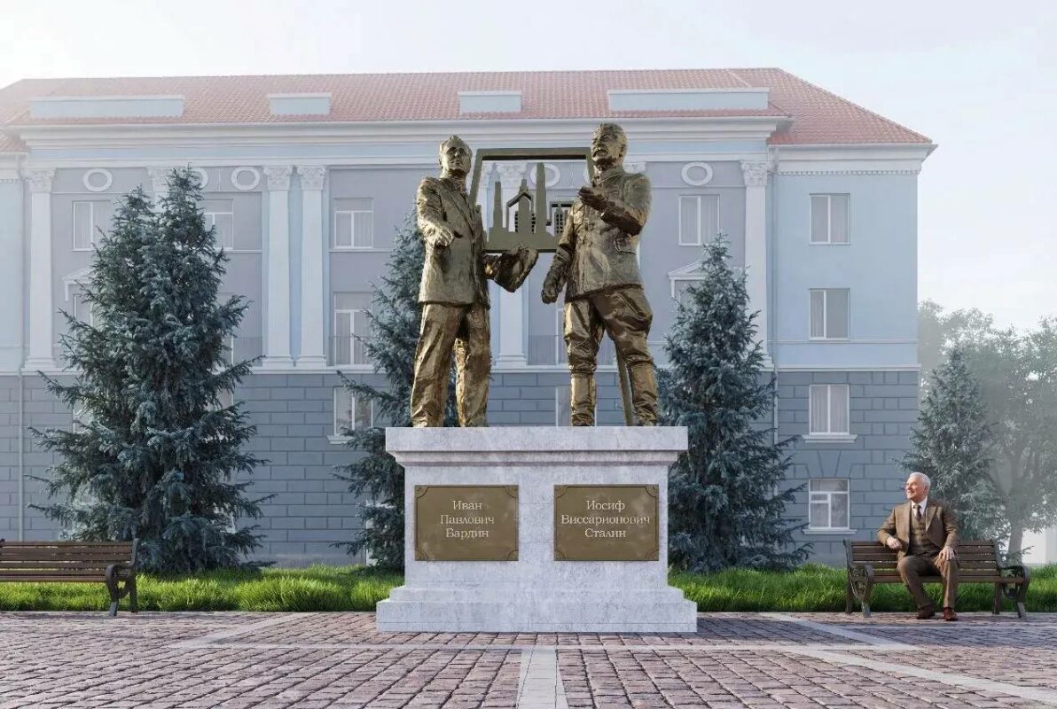Вологжанам показали, как будет выглядеть памятник Сталину и Бардину в Череповце