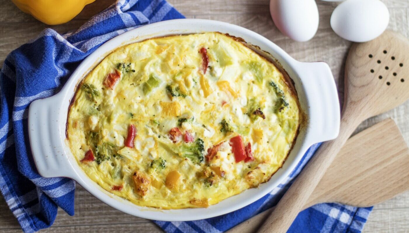 Быстрый пирог с сыром и зеленью: угощение на скорую руку из того, что есть в холодильнике