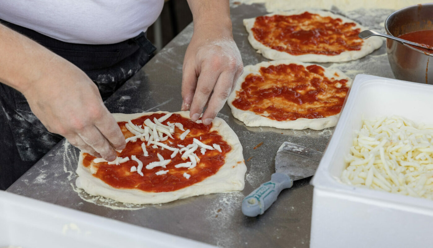 Заменят пиццу и помогут сэкономить деньги: такие горячие бутерброды станут вашим фирменным блюдом