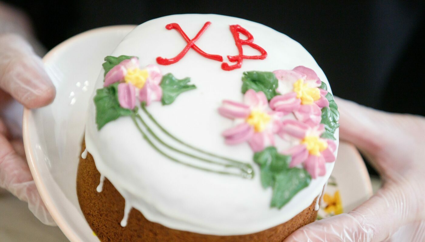 Глазурь для кулича: не варим и яйца не используем, 1 минута и все готово