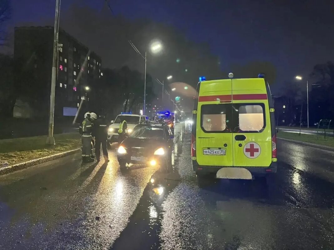 В Череповце пешеход погиб под колёсами машины