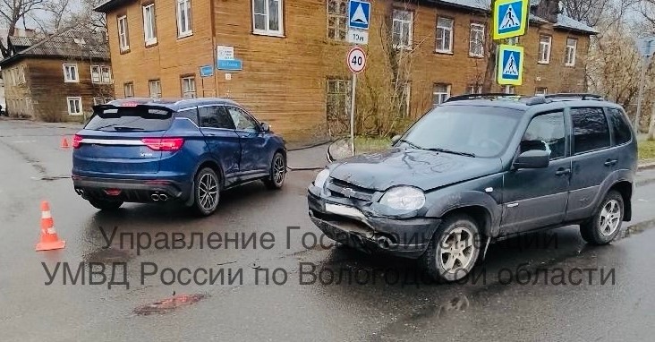Двое детей пострадали в аварии в Вологде
